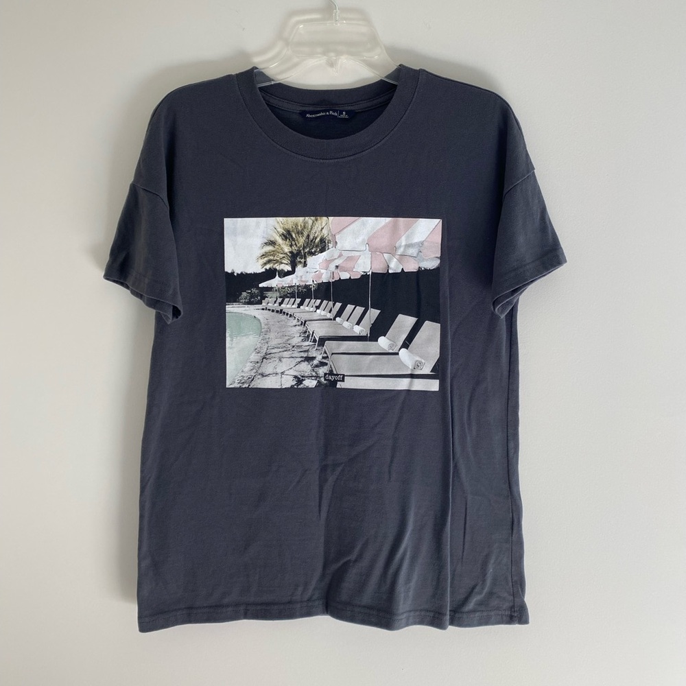 Abercrombie & Fitch Poolside Gray Graphic Tee, Size Small